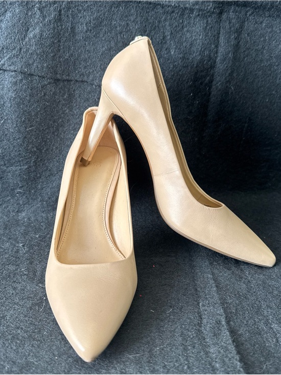 Michael Kors Shoes - Michael Kors Leather Almond Toe Pump Heels Tan Beige Neutral Womens Size 7